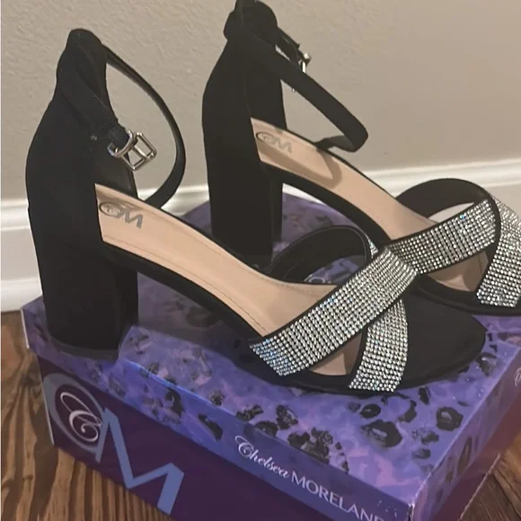 Dressy sandals - Picture 2 of 3